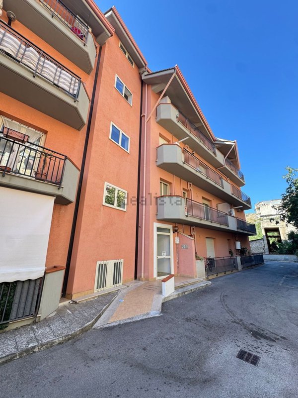 appartamento in vendita a Monreale in zona Pioppo