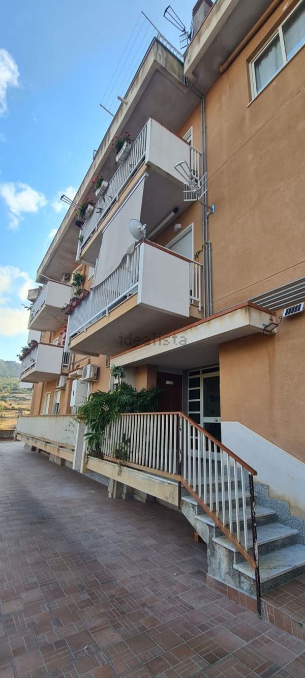 appartamento in vendita a Monreale in zona Pioppo