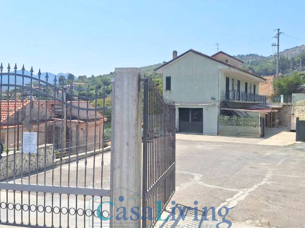 intera palazzina in vendita a Monreale