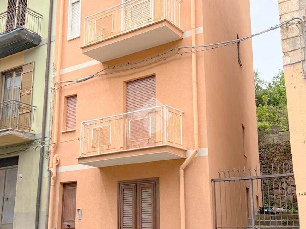 intera palazzina in vendita a Monreale in zona Pioppo