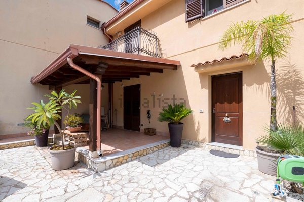 casa indipendente in vendita a Monreale in zona Piano dei Geli