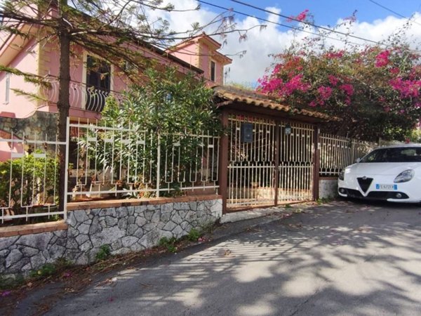 casa indipendente in vendita a Monreale in zona Aquino