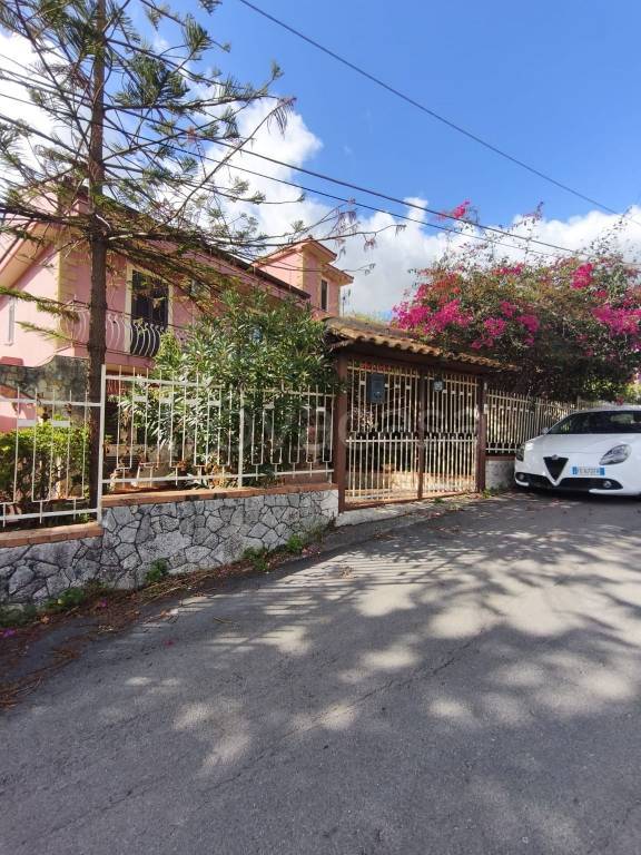 casa indipendente in vendita a Monreale in zona Aquino