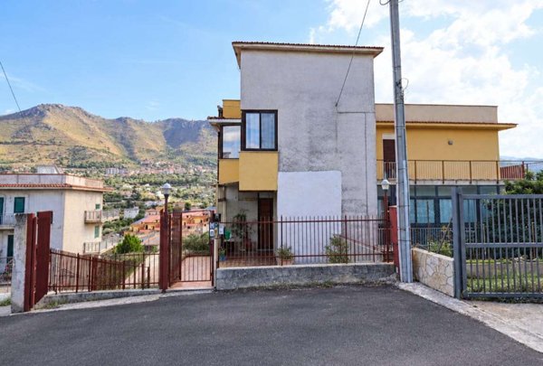 casa indipendente in vendita a Monreale in zona Aquino