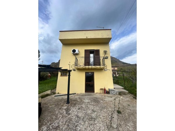 casa indipendente in vendita a Montelepre