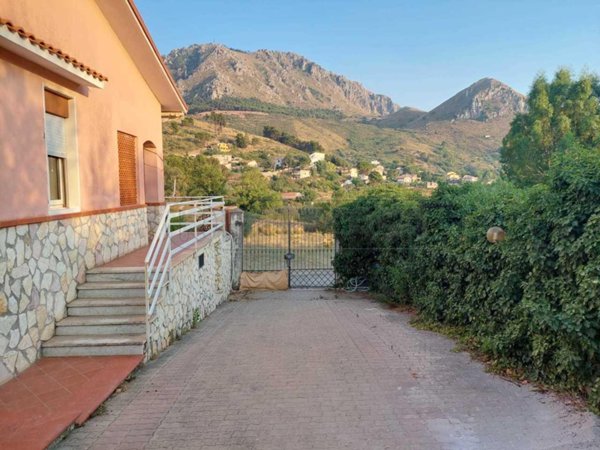 casa indipendente in vendita a Montelepre