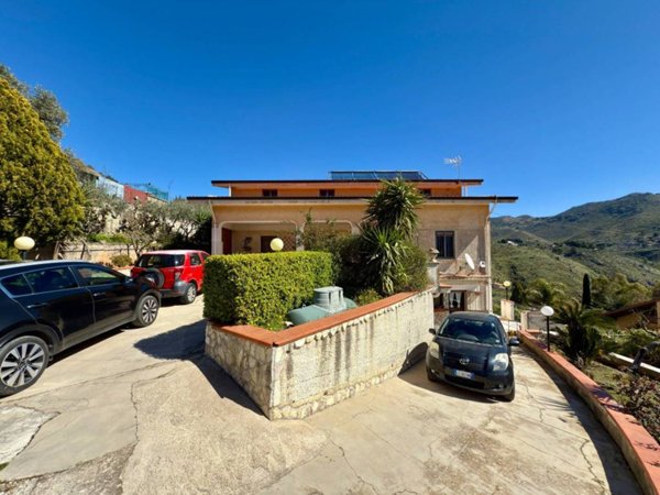 casa indipendente in vendita a Montelepre