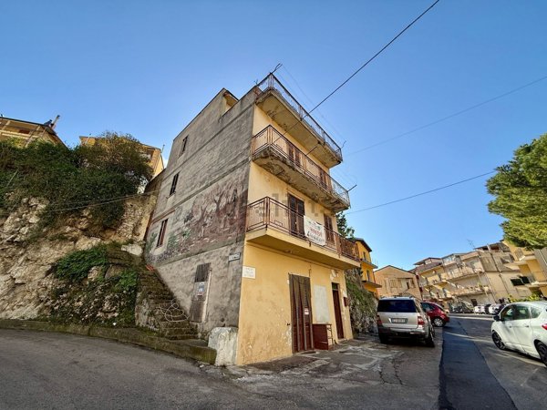 casa indipendente in vendita a Montelepre