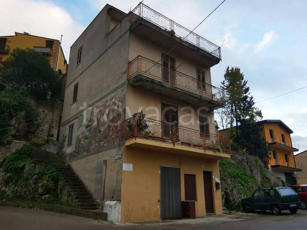 casa indipendente in vendita a Montelepre