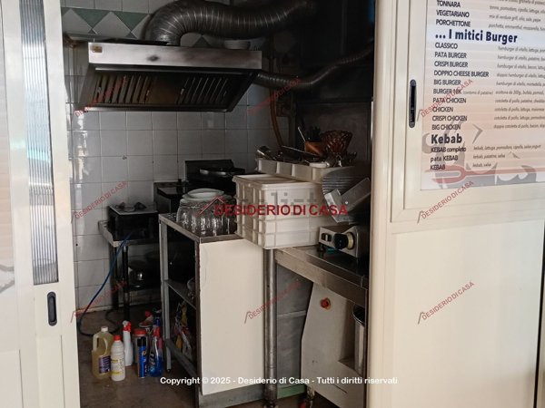 locale commerciale in vendita a Montelepre