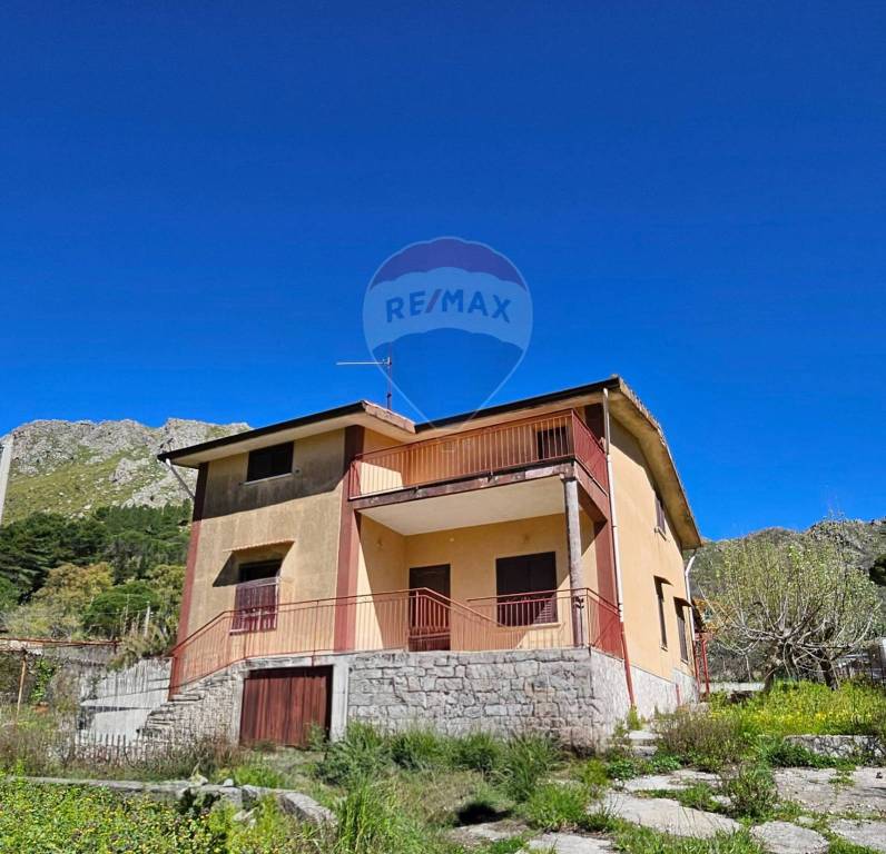 casa indipendente in vendita a Montelepre
