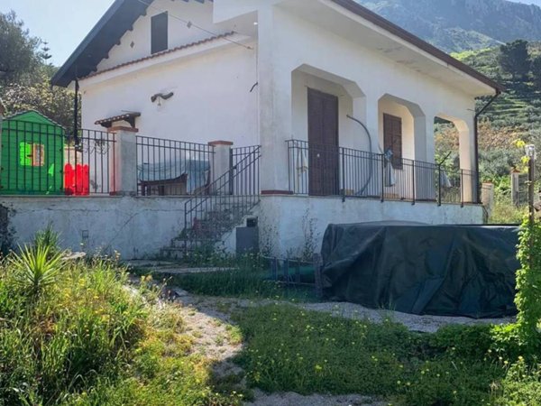 casa indipendente in vendita a Montelepre
