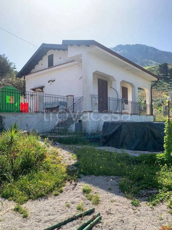 casa indipendente in vendita a Montelepre