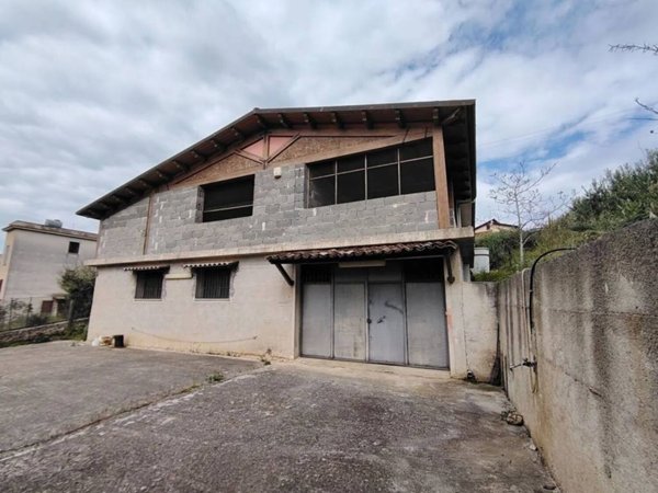 casa indipendente in vendita a Montelepre