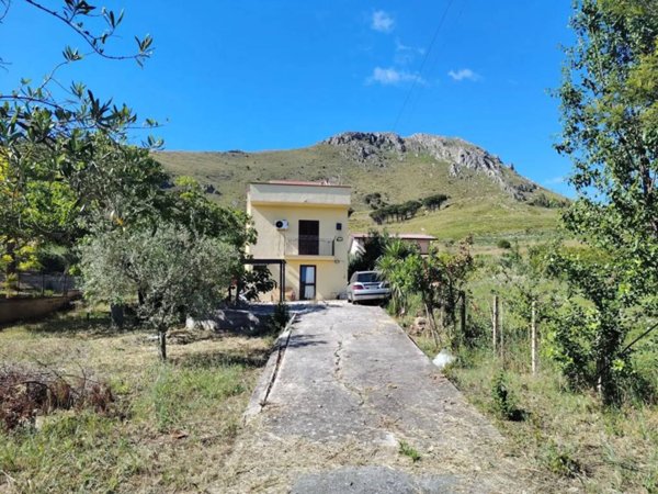 casa indipendente in vendita a Montelepre