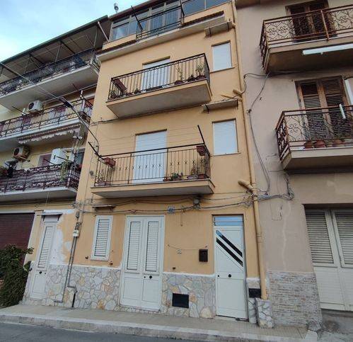 intera palazzina in vendita a Montelepre