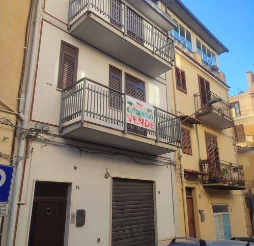 intera palazzina in vendita a Montelepre