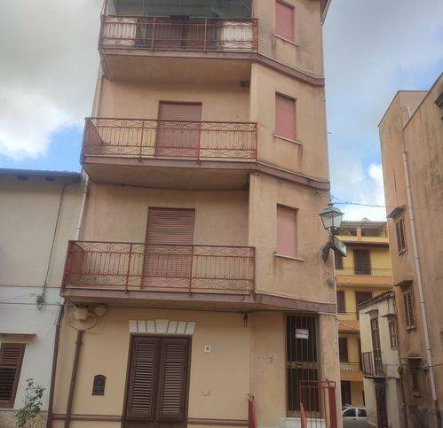 intera palazzina in vendita a Montelepre