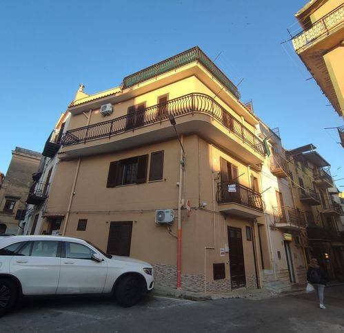 intera palazzina in vendita a Montelepre