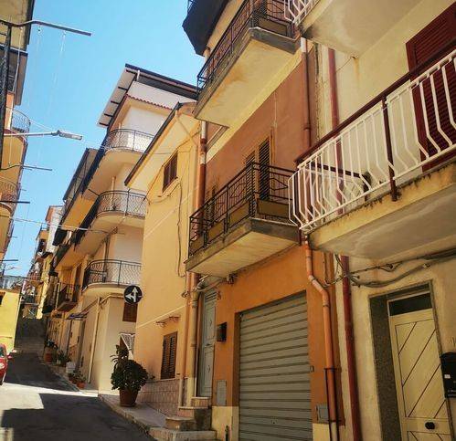 intera palazzina in vendita a Montelepre