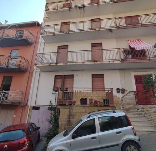 intera palazzina in vendita a Montelepre
