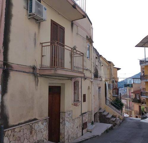 casa indipendente in vendita a Montelepre