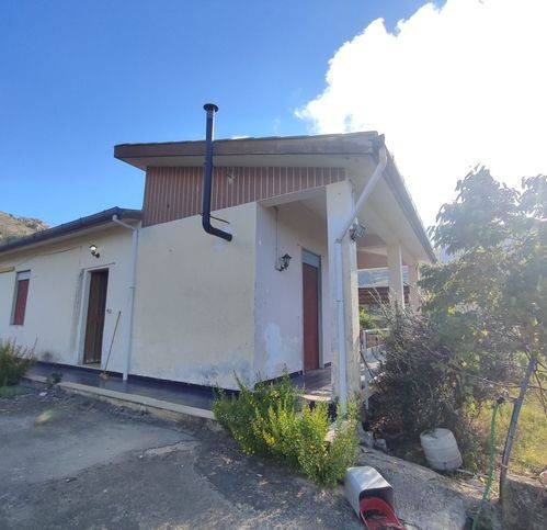 casa indipendente in vendita a Montelepre