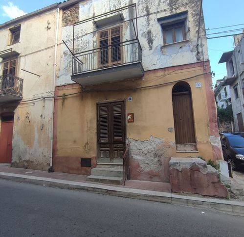 casa indipendente in vendita a Montelepre