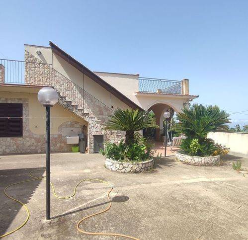 casa indipendente in vendita a Montelepre