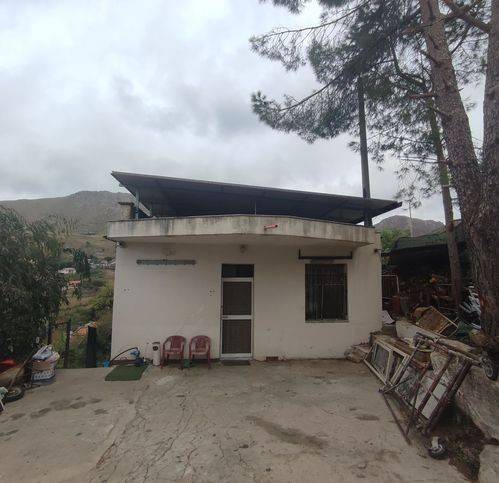 casa indipendente in vendita a Montelepre