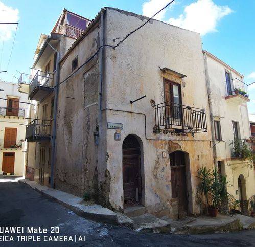 casa indipendente in vendita a Montelepre