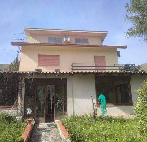 casa indipendente in vendita a Montelepre