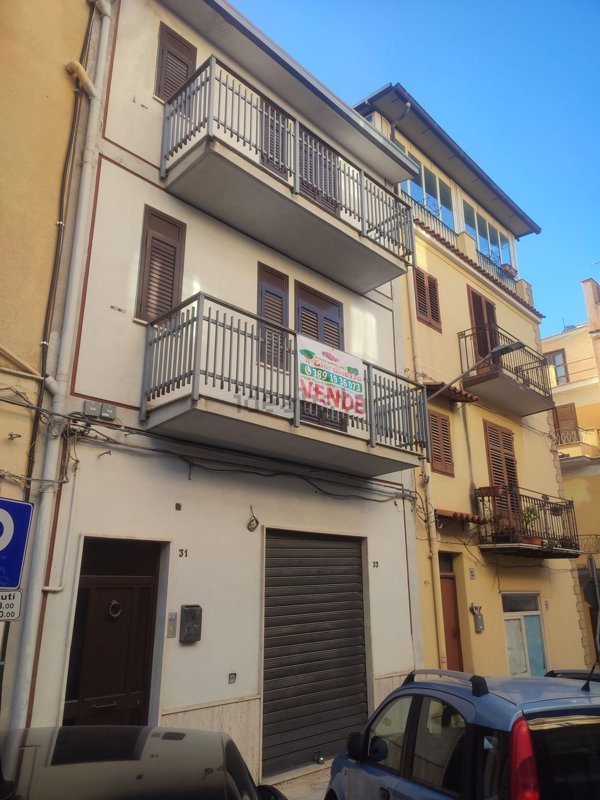 intera palazzina in vendita a Montelepre