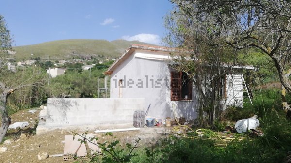 casa indipendente in vendita a Montelepre