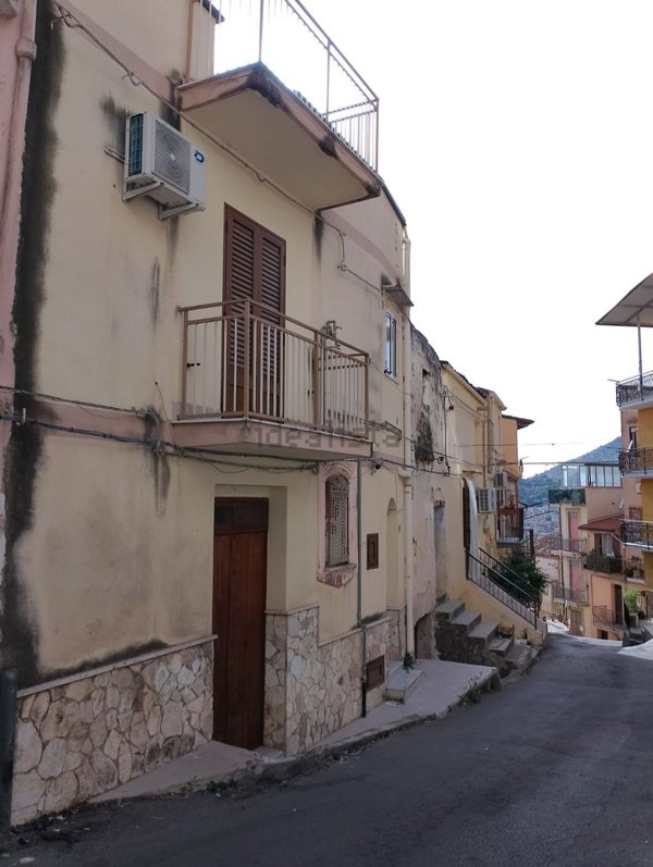 quadrivano in vendita a Montelepre