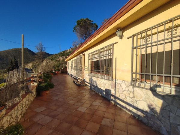 casa indipendente in vendita a Montelepre