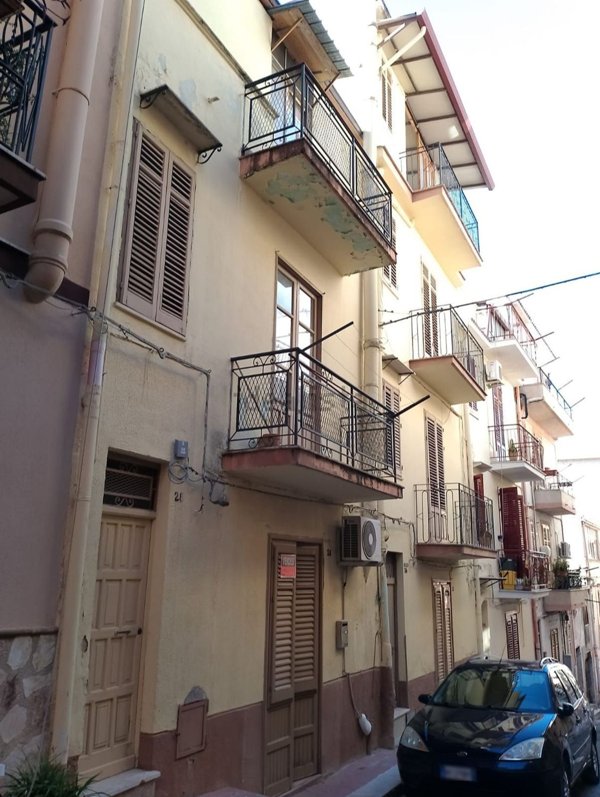 pentavano in vendita a Montelepre