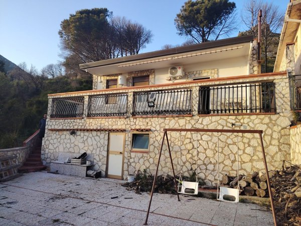 quadrivano in vendita a Montelepre