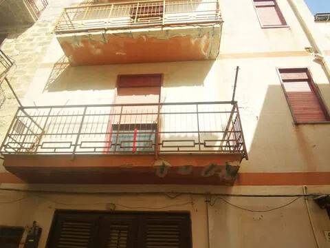 intera palazzina in vendita a Montelepre