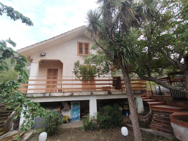 casa indipendente in vendita a Montelepre