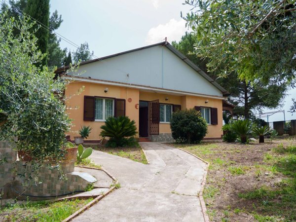 casa indipendente in vendita a Montelepre