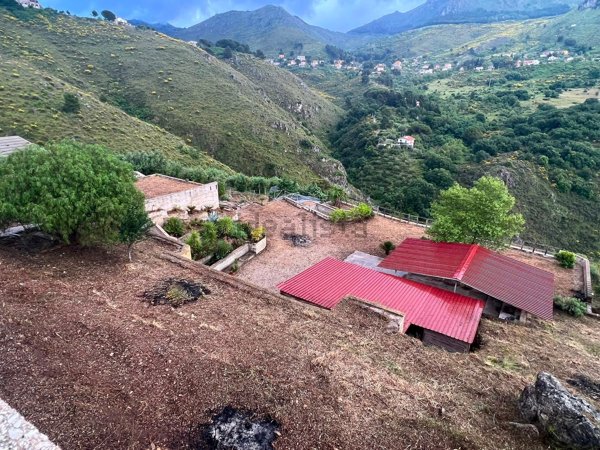 casa indipendente in vendita a Montelepre
