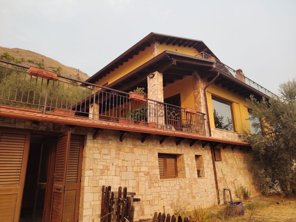 casa indipendente in vendita a Montelepre