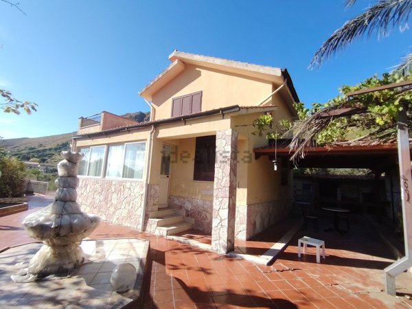 casa indipendente in vendita a Montelepre