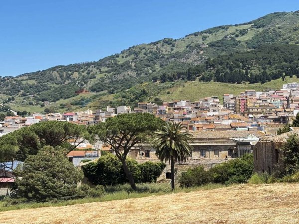 intera palazzina in vendita a Montemaggiore Belsito
