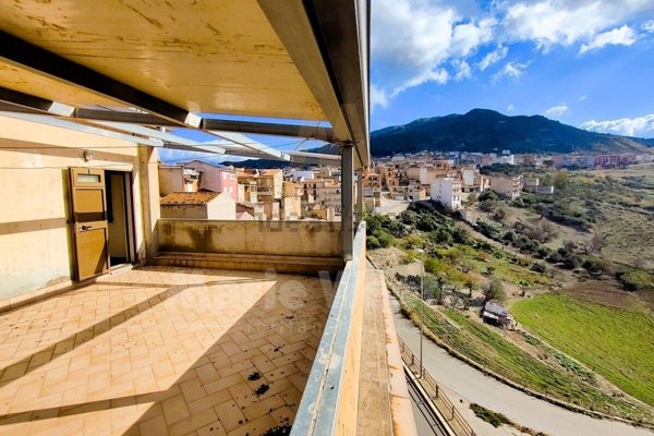casa indipendente in vendita a Montemaggiore Belsito