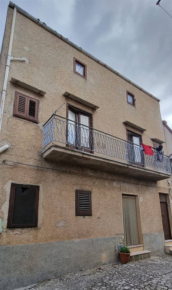 appartamento in vendita a Palazzo Adriano