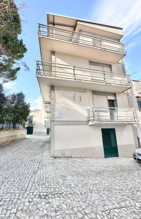 appartamento in vendita a Palazzo Adriano