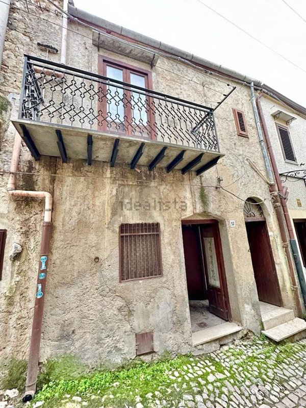 casa indipendente in vendita a Palazzo Adriano