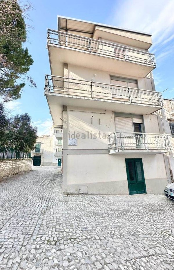 appartamento in vendita a Palazzo Adriano